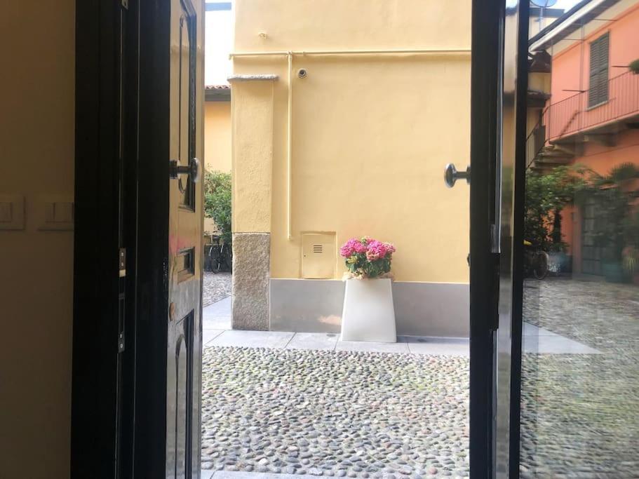 Cozy Loft Navigli, Close To Duomo And Bocconi - Italy Flat Vacation Mediolan Zewnętrze zdjęcie