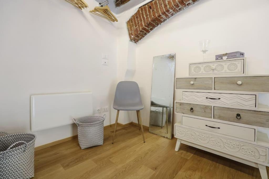 Cozy Loft Navigli, Close To Duomo And Bocconi - Italy Flat Vacation Mediolan Zewnętrze zdjęcie
